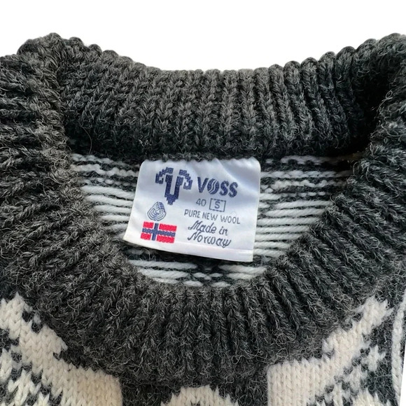 VOSS NORWAY NWOT PURE WOOL FAIR ISLE SNOWFLAKE SWEATER | SMALL - Picture 15 of 15